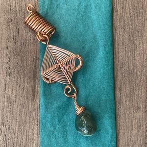 Loc/hair jewelry adorned w/green volcanic rock & rose gold colored wire